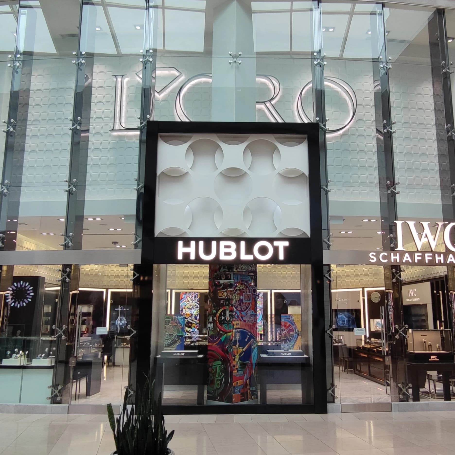 L’ORO jewelry and watch showroom